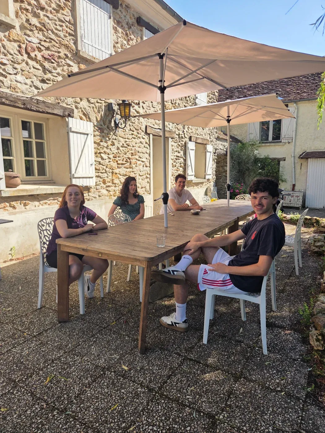 L’équipe Rivage en terrasse pendant son séminaire